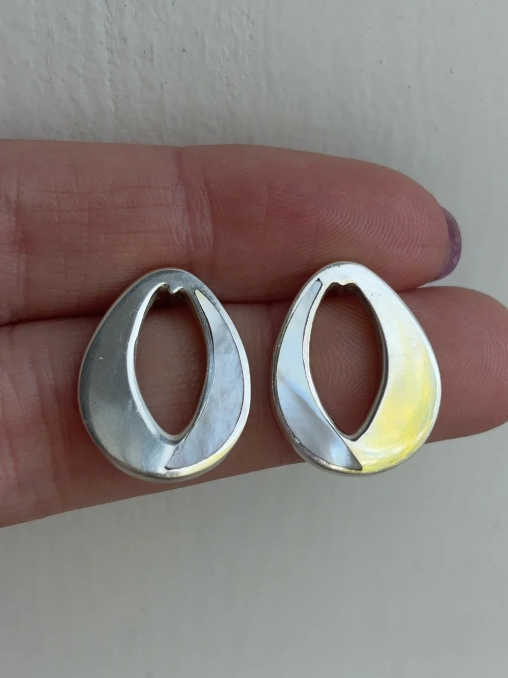 Sterling Silver Mother of Pearl Vintage Pear Shape Teardrop Open Stud Earrings